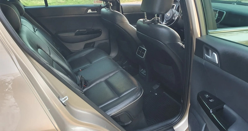 Kia Sportage cena 97800 przebieg: 138000, rok produkcji 2018 z Mielec małe 379